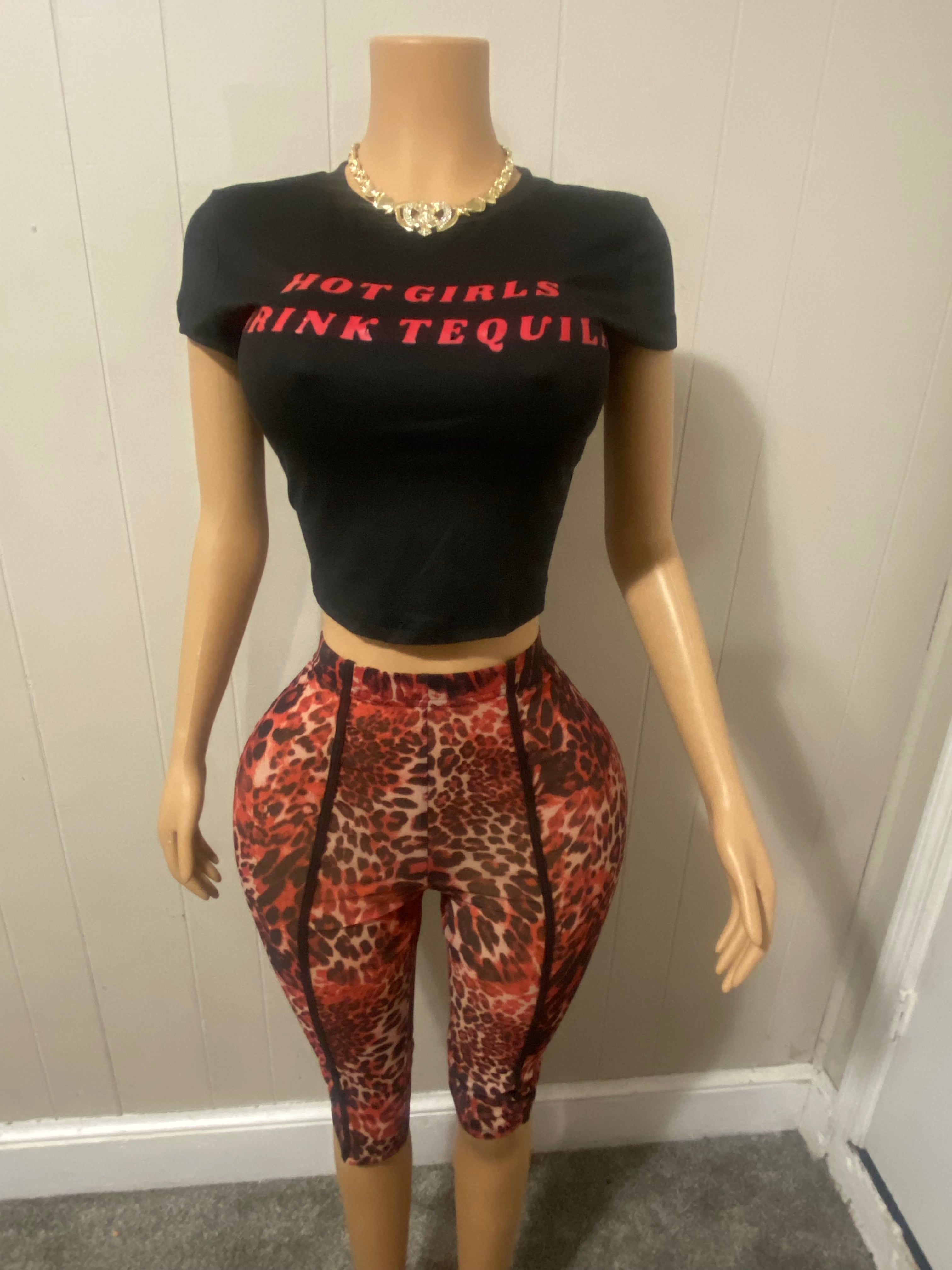 🔥 Title: “Hot Girls Drink Tequila Set”