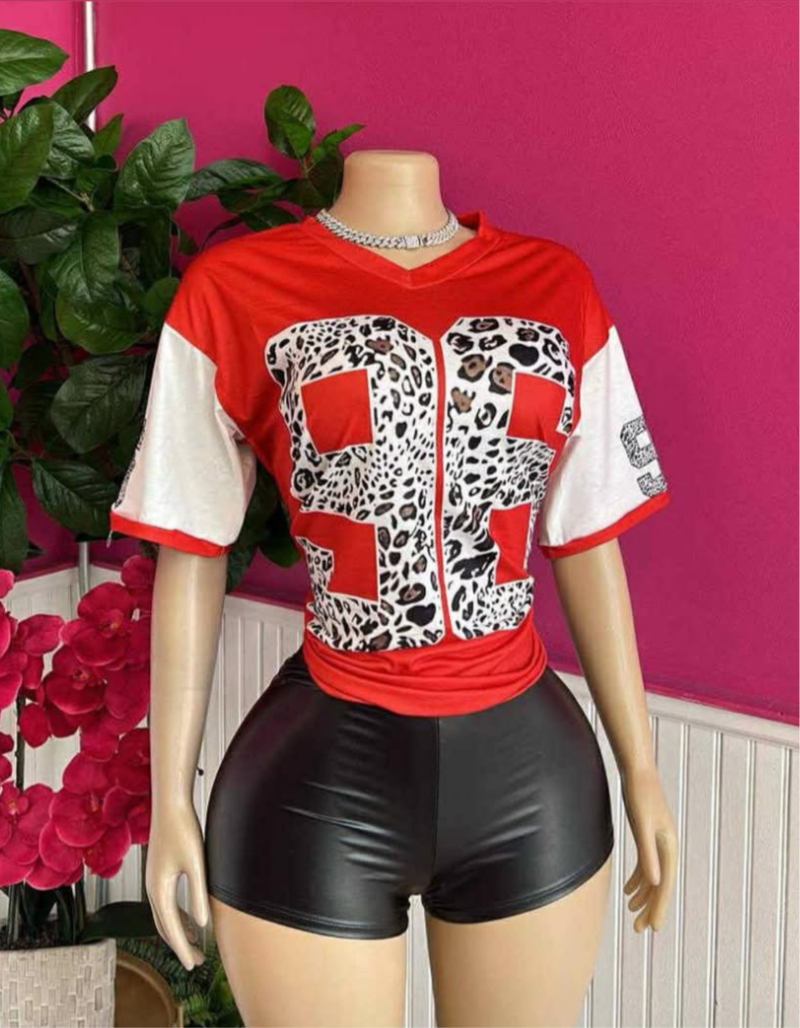 Sporty Chic Leopard Set 🐆❤️